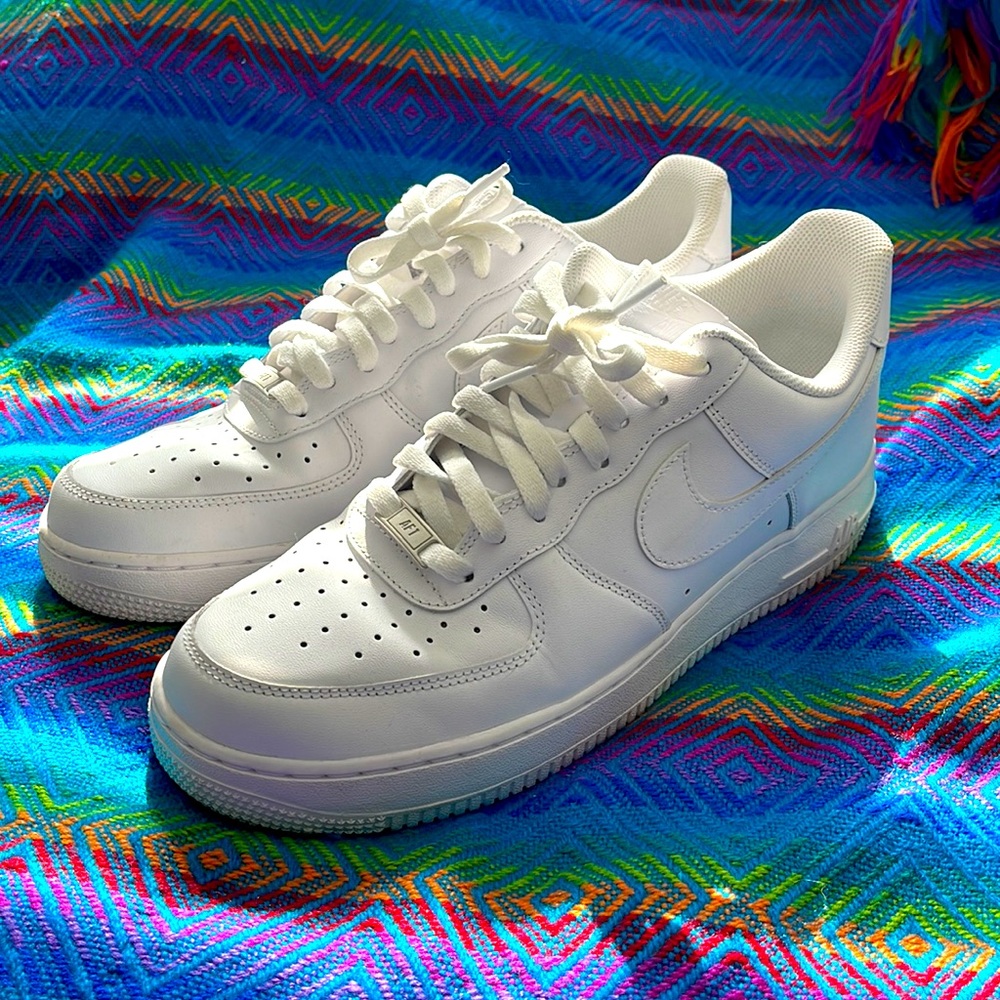 Men’s 11, Women’s 12 Nike Air Force 1
